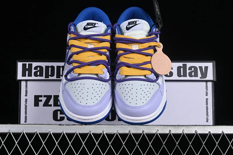 All categories Nk SB Dunk series Nk SB Dunk Low low-top sneakers Nk Dunk Low white blue red Doraemon Doraemon SB strap low-top casual sneakers CW1590-104